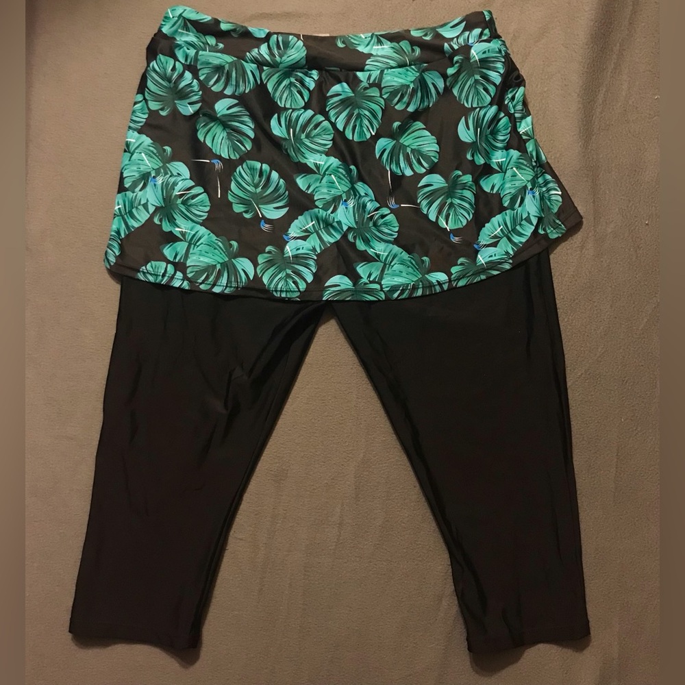 NWT Leoparts Skirted Swim Capris - Picture 2 of 11